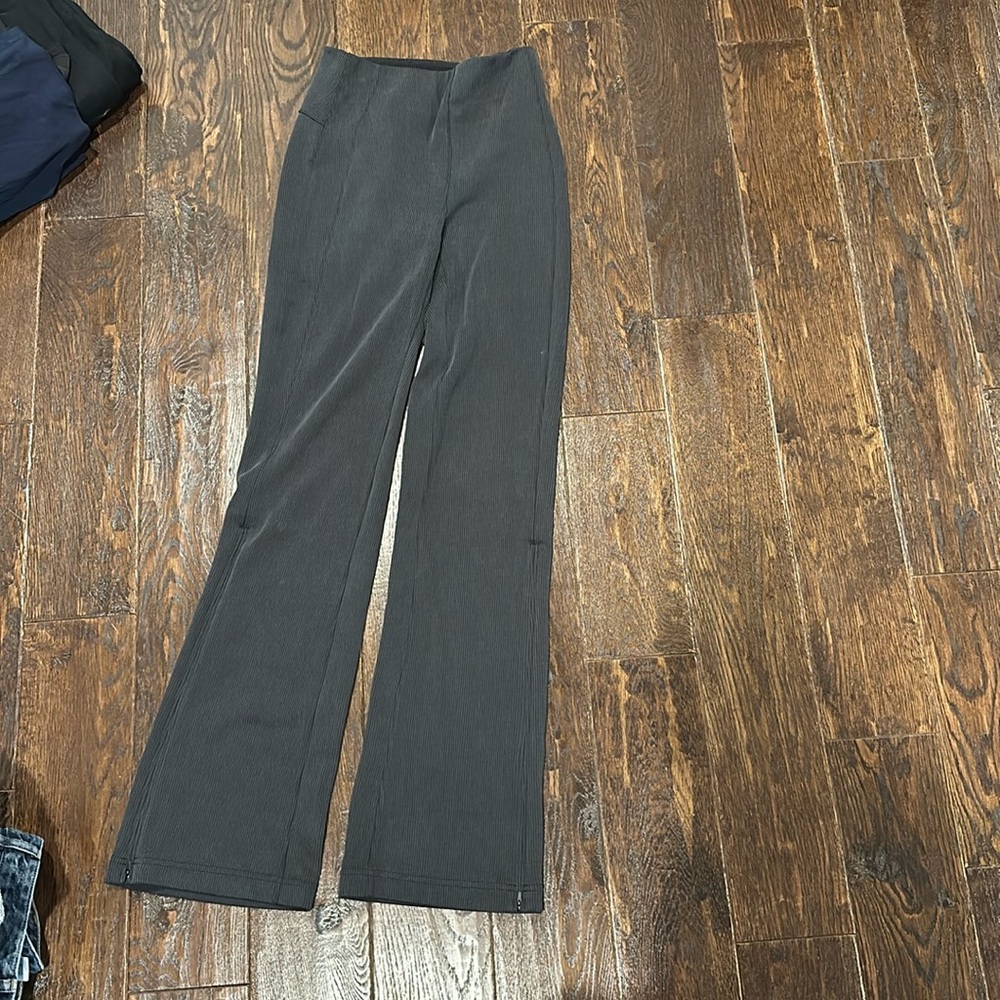 Lulu lemon ribbed high wasted lounge pant, gray, size 4